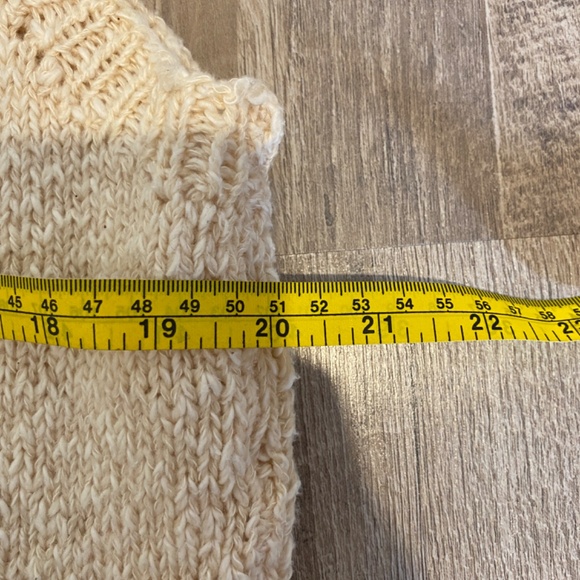 ✨ Vintage Cream Knit Vest – Cozy, Classic & So Chic! ✨ - Picture 6 of 7